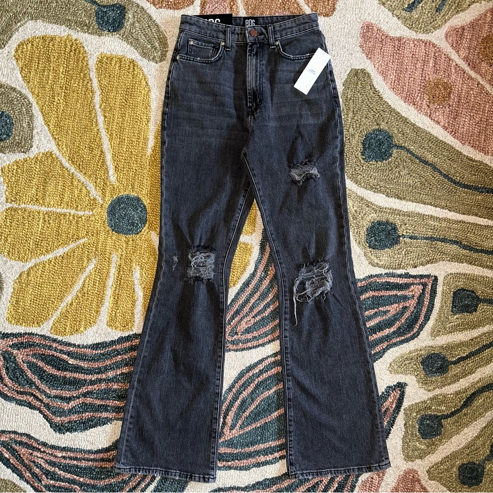 nwt BDG black distressed stretch high rise flare jeans size 26